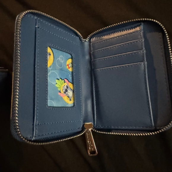 Stitch loungefly - Picture 6 of 6